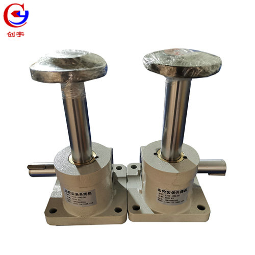 齒輪齒條升降機(jī)