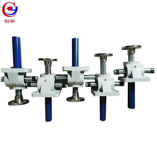 齒輪齒條升降機(jī)