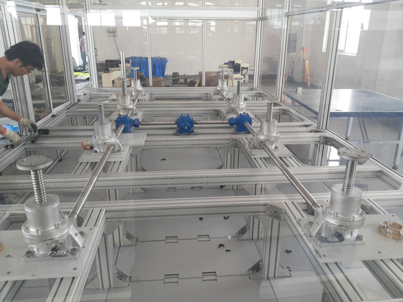 八臺(tái)同步安裝現(xiàn)現(xiàn)場